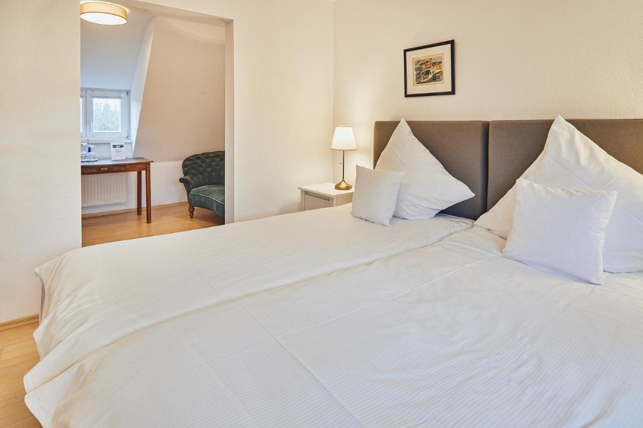 Gutshotel Baron Knyphausen Eltville am Rhein Buitenkant foto
