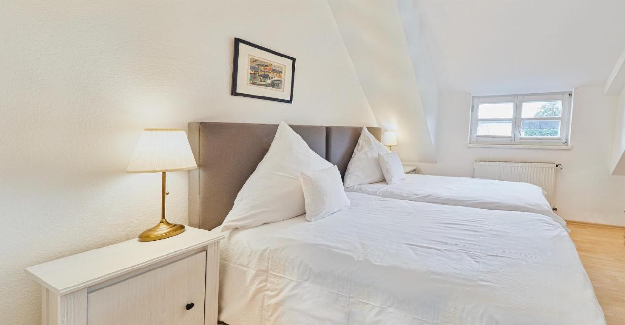 Gutshotel Baron Knyphausen Eltville am Rhein Buitenkant foto