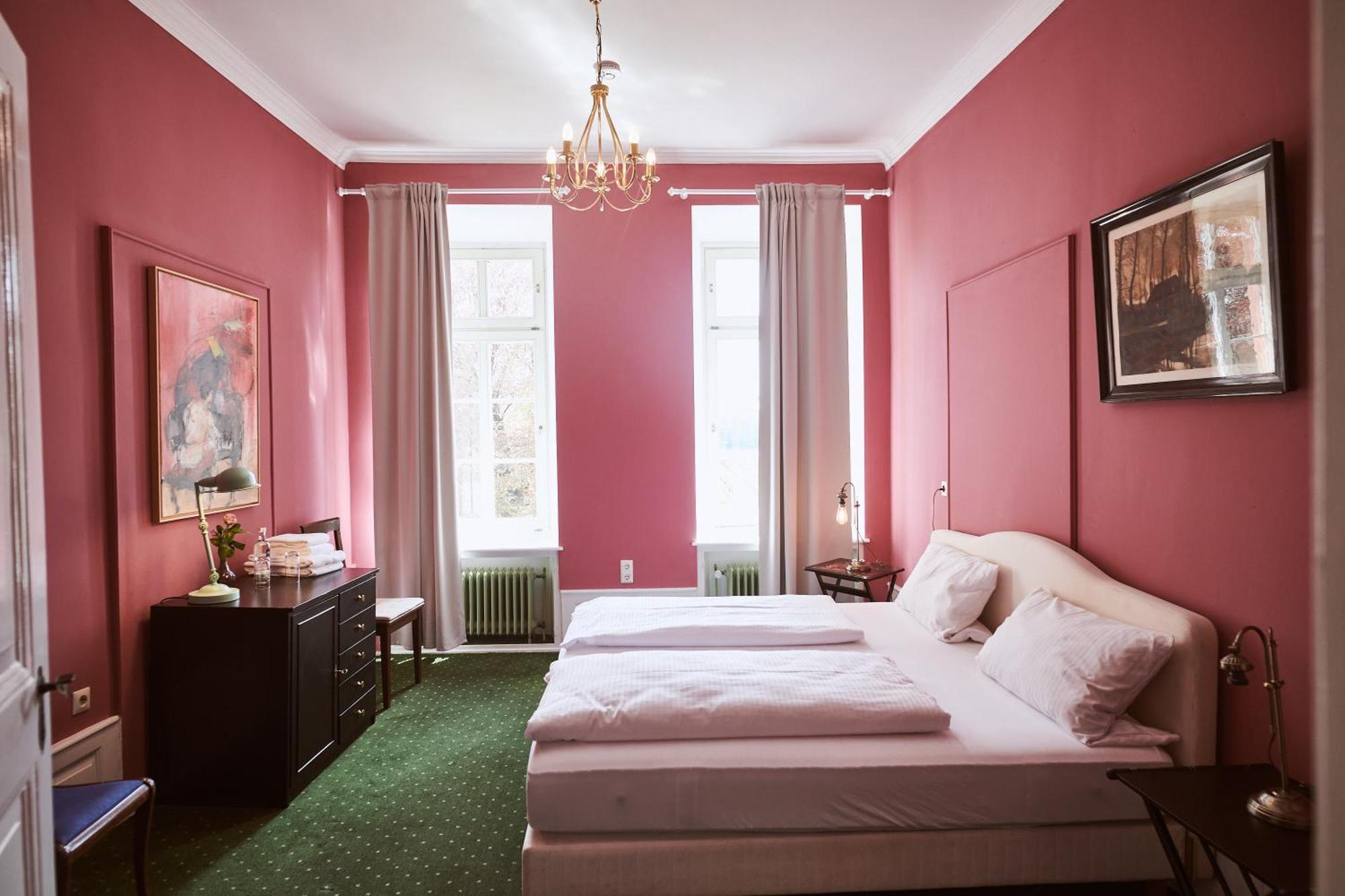 Gutshotel Baron Knyphausen Eltville am Rhein Buitenkant foto