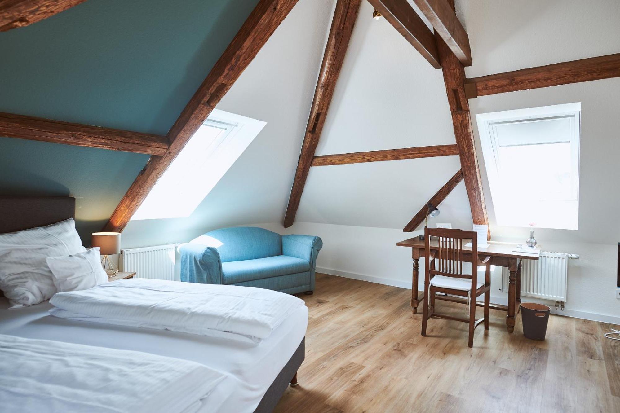 Gutshotel Baron Knyphausen Eltville am Rhein Buitenkant foto